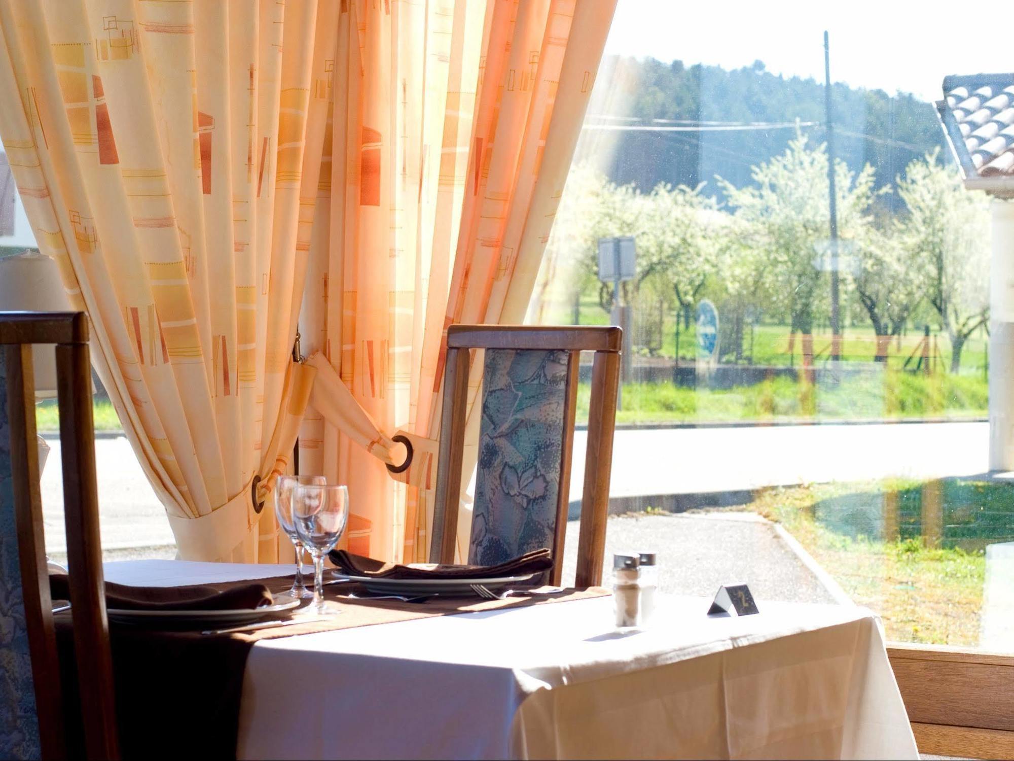 Logis Le Relais De Vacherauville Εξωτερικό φωτογραφία